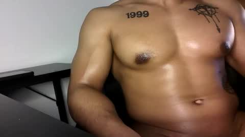 Snapshot of vegasluv702 chatting on May 27, 4:31 am Vegas Love online show from May 27, 4:31 am