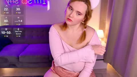 Cassie online show from October 20, 1:00 pm