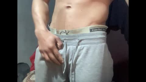 veilofstrength11 online show from December 16, 12:59 am