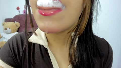 Snapshot of veky_saliva01 chatting on December 26, 2:05 pm camila online show from December 26, 2:05 pm