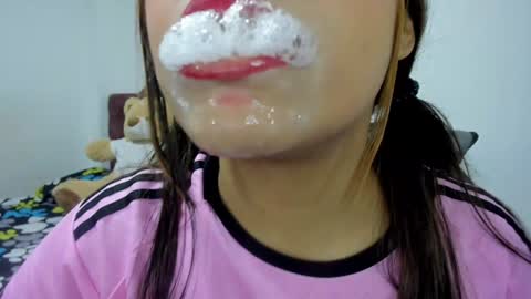 Snapshot of veky_saliva01 chatting on January 18, 6:43 pm camila online show from January 18, 6:43 pm