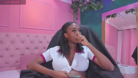 velez_isa online show from February 21, 1:12 pm