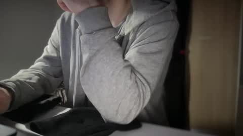 velian_hard online show from November 18, 7:29 pm