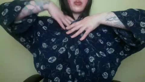 velira_ online show from March 2, 5:08 am