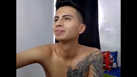 Snapshot of velk_hot1 chatting on December 27, 4:21 pm velk_hot1 online show from December 27, 4:21 pm