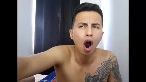 Snapshot of velk_hot1 chatting on December 31, 6:35 pm velk_hot1 online show from December 31, 6:35 pm