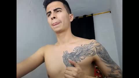 Snapshot of velk_hot1 chatting on January 4, 11:06 pm velk_hot1 online show from January 4, 11:06 pm