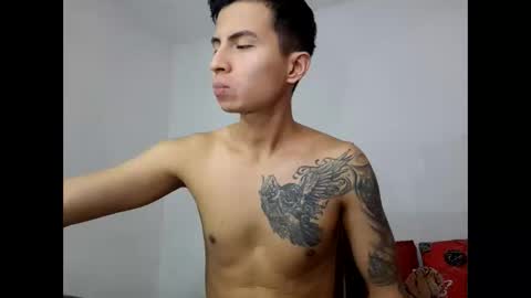 Snapshot of velk_hot1 chatting on March 7, 7:05 pm velk_hot1 online show from March 7, 7:05 pm