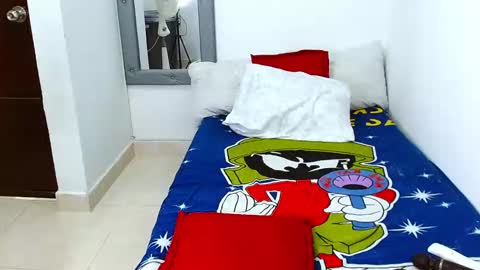 Snapshot of velk_hot1 chatting on November 10, 9:58 pm velk_hot1 online show from November 10, 9:58 pm