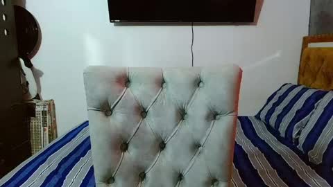 velk_hot1 online show from April 13, 11:59 am