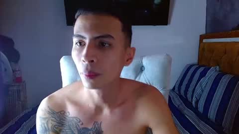 velk_hot1 online show from April 21, 12:33 pm