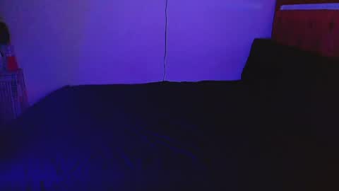 velk_hot1 online show from April 22, 9:38 pm