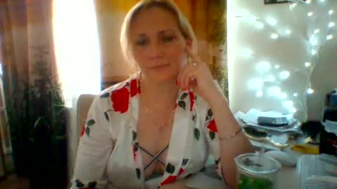 Snapshot of velka_raspberry chatting on June 22, 4:59 pm velka_raspberry online show from June 22, 4:59 pm