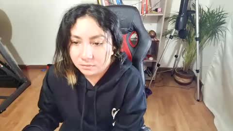 Snapshot of vellarossa chatting on January 20, 12:57 am Im VelaI will be Christmas and New Year with my family December 22 to January 13 I will miss you guys. online show from January 20, 12:57 am