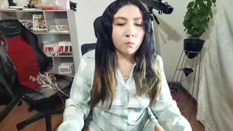 Snapshot of vellarossa chatting on September 23, 3:09 am Im VelaI will be Christmas and New Year with my family December 22 to January 13 I will miss you guys. online show from September 23, 3:09 am
