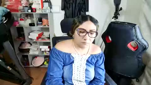 Im VelaI will be Christmas and New Year with my family December 22 to January 13 I will miss you guys. online show from April 11, 4:28 am