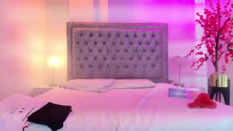 velora_nigth online show from April 25, 11:46 am