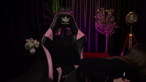 Kitty online show from April 18, 9:26 pm