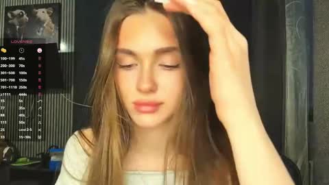 Nia online show from April 29, 5:17 pm