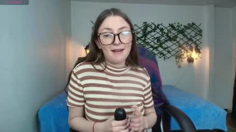 Sophi  online show from April 6, 4:46 am