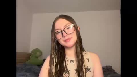 Snapshot of velvet__moon chatting on May 8, 10:15 pm Sophi online show from May 8, 10:15 pm
