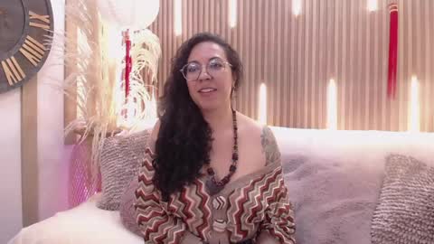 Emma Curly online show from May 15, 12:45 pm