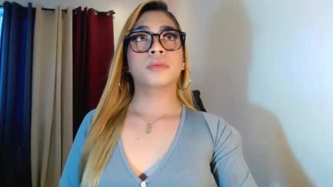 velvet_delux69 online show from October 11, 11:03 pm