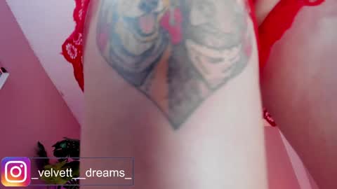 Snapshot of velvet_dreams_ chatting on May 27, 11:51 am Isabella online show from May 27, 11:51 am