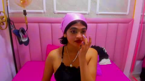 Snapshot of velvet_giirll chatting on June 26, 6:23 pm velvet_giirll online show from June 26, 6:23 pm