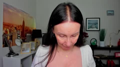 Snapshot of velvet_jasmine chatting on September 12, 5:29 am Jasmine online show from September 12, 5:29 am