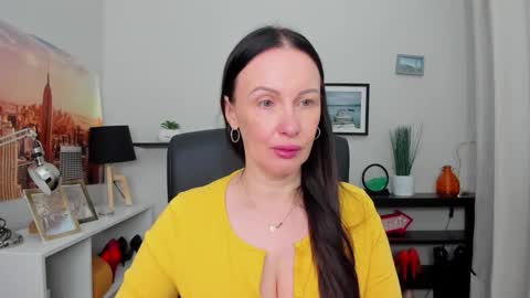 Snapshot of velvet_jasmine chatting on October 9, 6:22 am Jasmine online show from October 9, 6:22 am