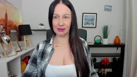 Snapshot of velvet_jasmine chatting on October 10, 5:39 am Jasmine online show from October 10, 5:39 am