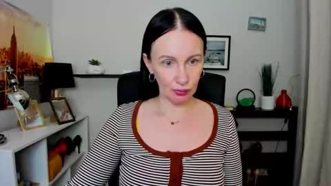 Snapshot of velvet_jasmine chatting on October 14, 5:36 pm Jasmine online show from October 14, 5:36 pm