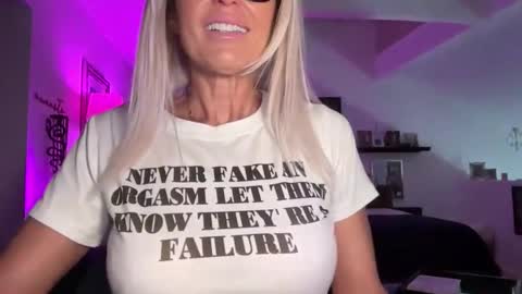 VelvetBarbie online show from March 31, 5:35 pm