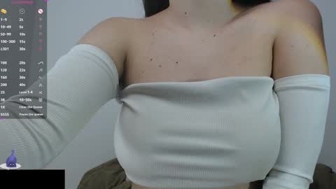 Snapshot of velvetcrystal chatting on December 31, 5:00 am Crystal PVT OPEN online show from December 31, 5:00 am