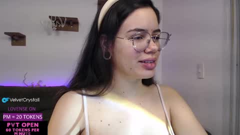 Snapshot of velvetcrystal chatting on October 8, 7:39 am Crystal PVT OPEN online show from October 8, 7:39 am