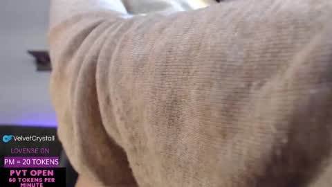 Snapshot of velvetcrystal chatting on October 11, 6:34 am Crystal PVT OPEN online show from October 11, 6:34 am