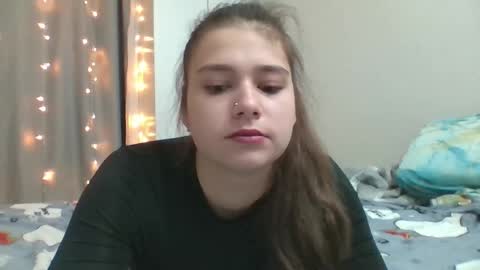 Snapshot of velveted_ivy chatting on November 10, 10:47 am velveted_ivy online show from November 10, 10:47 am