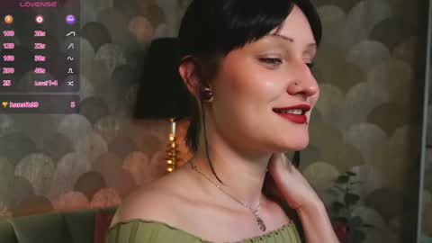 Snapshot of velvetlily_ chatting on May 16, 9:13 pm Lily online show from May 16, 9:13 pm