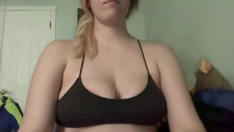 velvetvixen124 online show from November 4, 7:35 pm