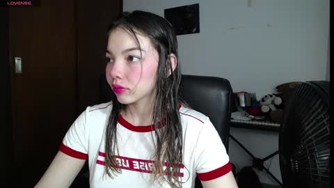 Snapshot of venelope1 chatting on January 9, 2:11 am Venelope 3 online show from January 9, 2:11 am