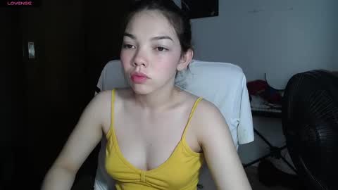 Snapshot of venelope1 chatting on March 5, 6:23 pm Venelope 3 online show from March 5, 6:23 pm