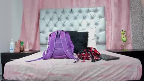 veneno hot online show from September 17, 12:51 pm