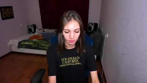 veneradi615 online show from February 20, 4:25 pm