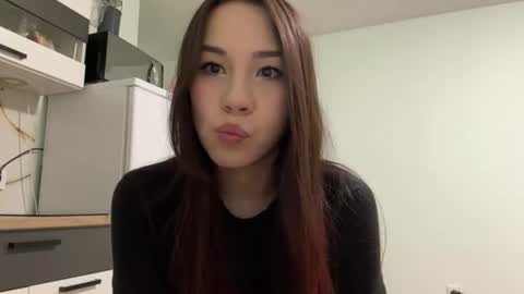 Snapshot of venessasatterwhite chatting on June 25, 6:23 pm Milla online show from June 25, 6:23 pm