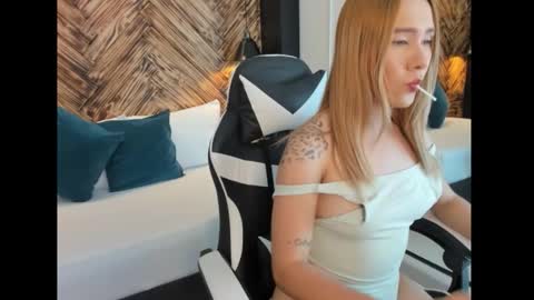 Snapshot of vennus_black_ chatting on November 5, 7:25 pm V E N U S online show from November 5, 7:25 pm