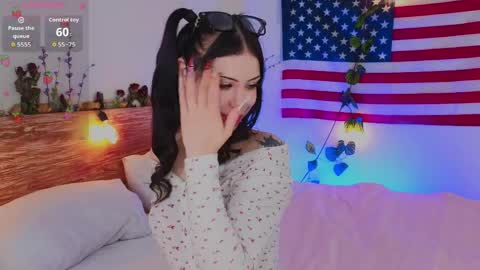 Vivian online show from March 31, 4:57 am