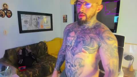 Snapshot of venomheat chatting on May 21, 1:18 pm VENOMHEAT online show from May 21, 1:18 pm