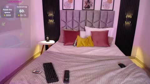 Snapshot of venus_999_ chatting on July 5, 10:06 pm venus_999_ online show from July 5, 10:06 pm
