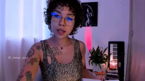 Snapshot of venus_azul chatting on October 1, 6:58 pm JulietaIndependent Model  venus azul online show from October 1, 6:58 pm